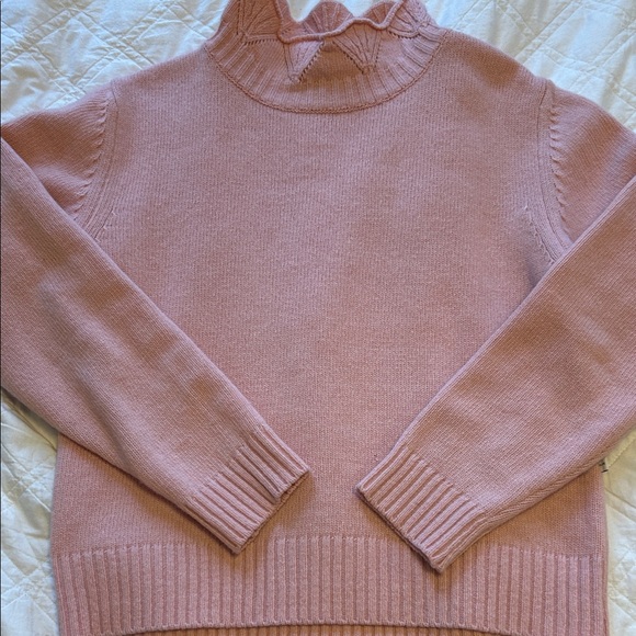 Elegant Pink Turtleneck Sweater - Picture 1 of 8